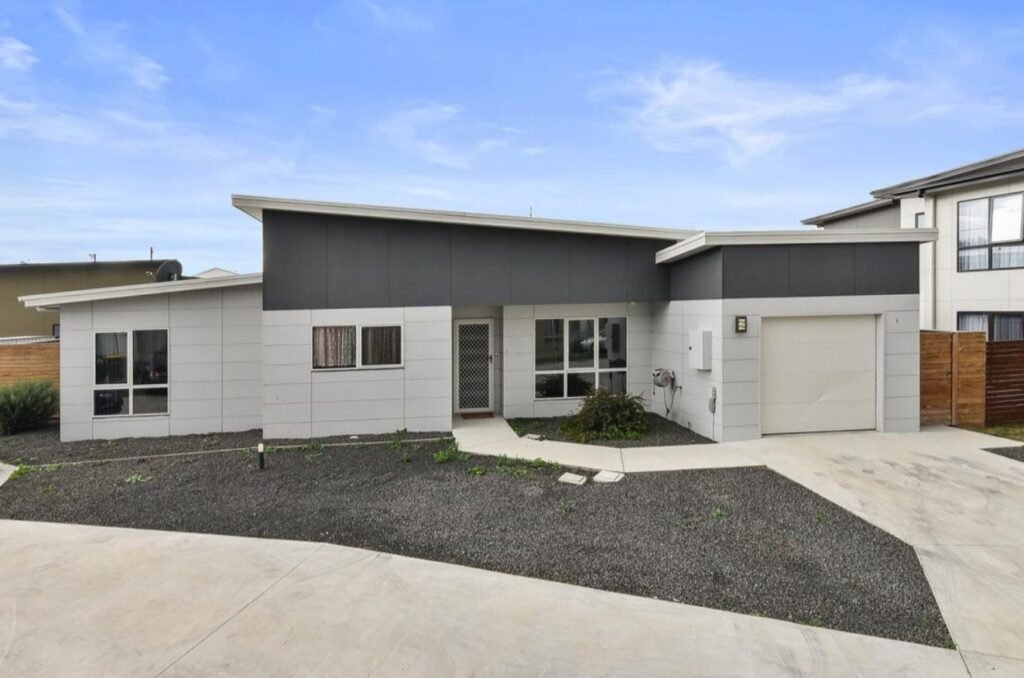 Launceston recently built semi detached house no strata