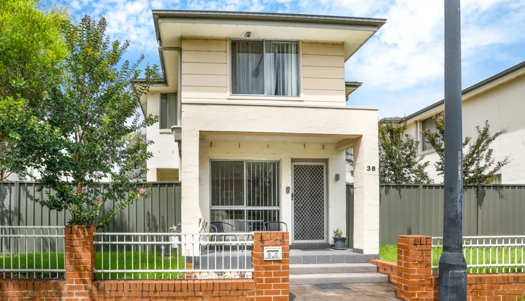 Modern Living in One of Ropes Crossing’s Most Desirable Streets